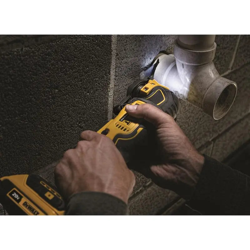 DEWALT ATOMIC 20V MAX Brushless Cordless Oscillating Multi-Tool Kit - DCS354D1
